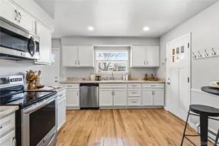 2110 Applewood Dr, Lakewood, CO 80215 - Photo 10