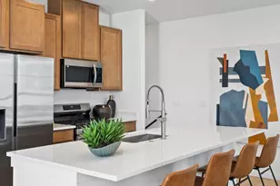 2060 S Holly St, Denver, CO 80222 - Photo 8