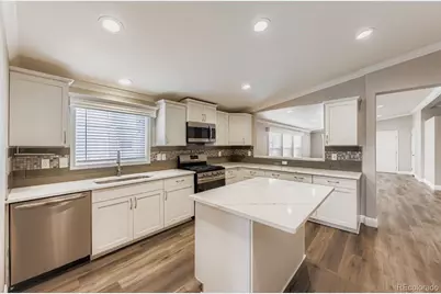 8048 N Jasmine Street W, Dupont, CO 80024 - Photo 4