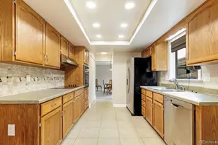 13134 Peacock Dr, Lone Tree, CO 80124 - Photo 4