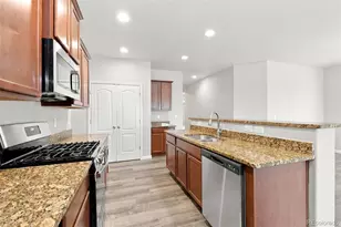 9548 Dahlia Ln, Thornton, CO 80229 - Photo 6