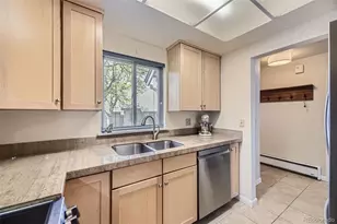 2437 S Victor St, Aurora, CO 80014 - Photo 8