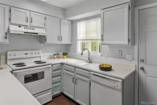 1653 S Blackhawk Way, Aurora, CO 80012 - Photo 20