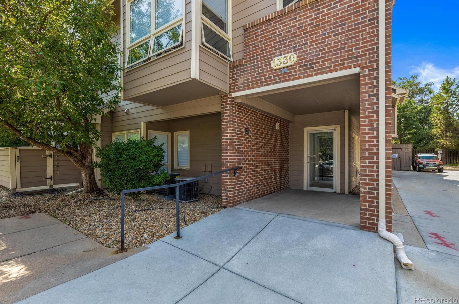 1330 S Monaco Pkwy #14, Denver, CO 80224