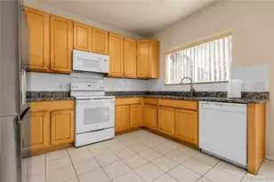 337 Ivory Cir, Aurora, CO 80011 - Photo 4