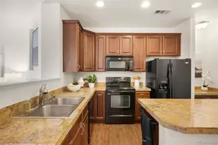 3652 S Perth Cir, Aurora, CO 80013 - Photo 10