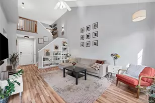 893 S Evanston Cir, Aurora, CO 80012 - Photo 4