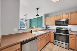 893 S Evanston Cir, Aurora, CO 80012 - Photo 10