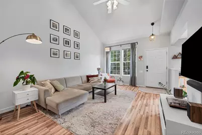 893 S Evanston Circle, Aurora, CO 80012 - Photo 6