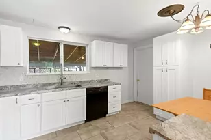 9449 Inca Ct, Denver, CO 80260 - Photo 8
