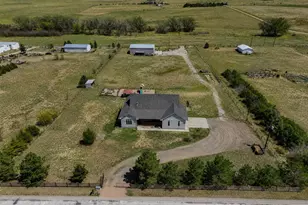 59956 E Commanche Way, Strasburg, CO 80136 - Photo 2