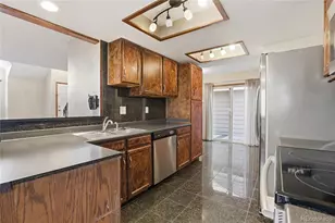 1722 S Richfield Way, Aurora, CO 80017 - Photo 12