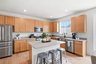 5952 N Liverpool Ct, Aurora, CO 80019 - Photo 6