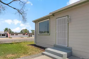 1990 Newark St, Aurora, CO 80010 - Photo 32