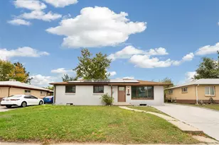 556 Empire St, Aurora, CO 80010 - Photo 1