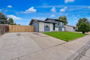 5160 Blackhawk Wy, Denver, CO 80239 - Photo 1