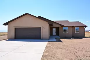 1115 N Knotty Pine Ln, Pueblo, CO 81007 - Photo 1