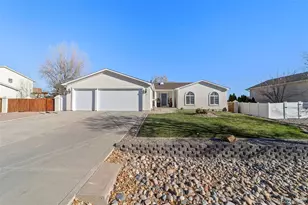 190 S Circle Dr, Pueblo, CO 81007 - Photo 1