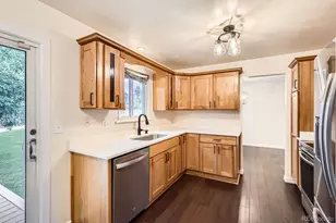 7016 S Dahlia St, Centennial, CO 80122 - Photo 8