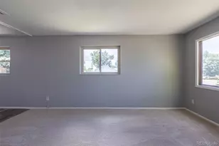 1099 Wheeling St, Aurora, CO 80011 - Photo 8