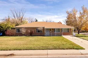 702 Scranton Ct, Aurora, CO 80011 - Photo 1