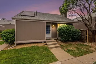 3852 S Genoa Ct, Aurora, CO 80013 - Photo 1