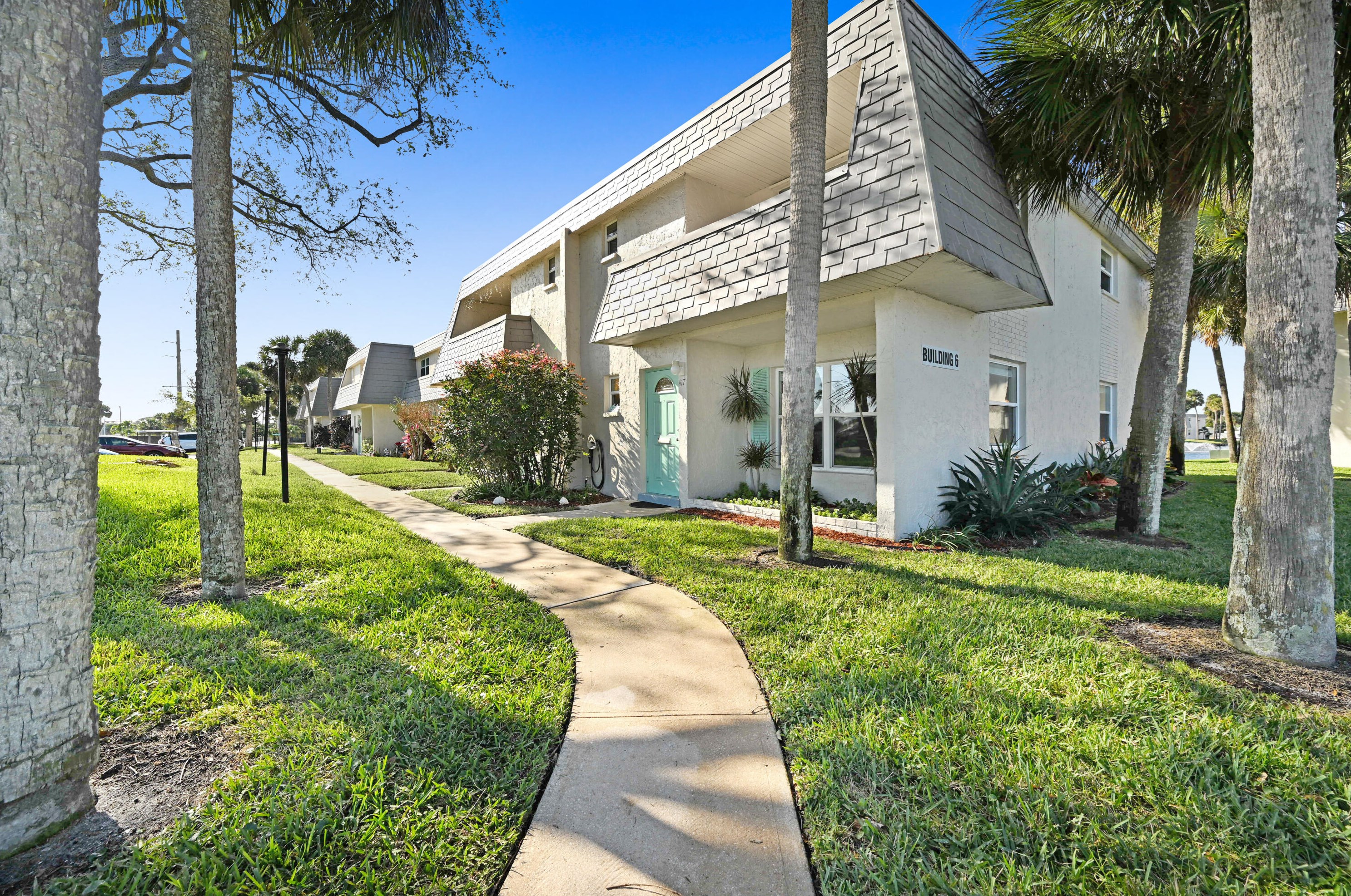 417 Ibis Ln, Melbourne, FL 32937-3715