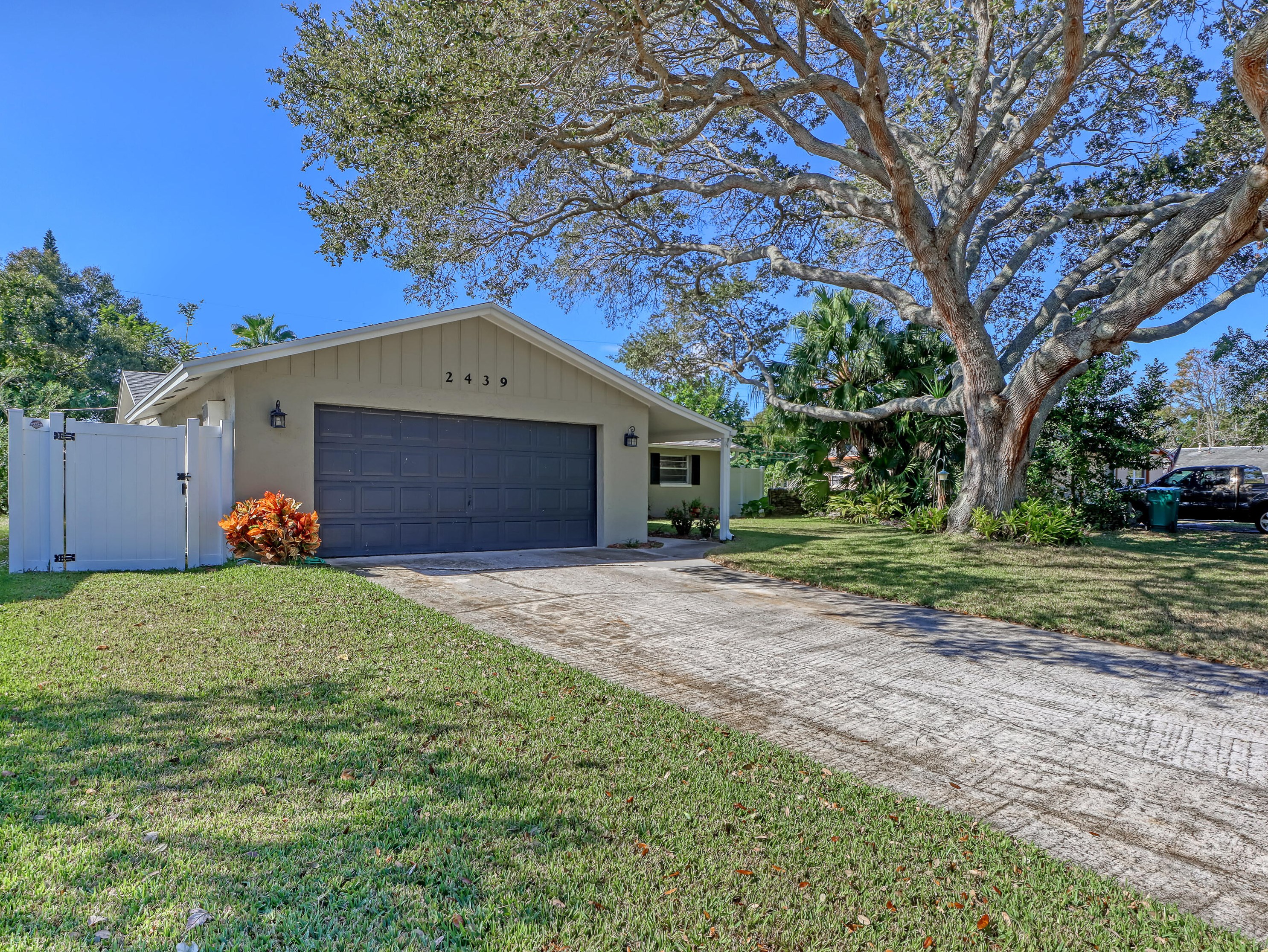 2439 King Richard Rd, Melbourne, FL 32935-2930