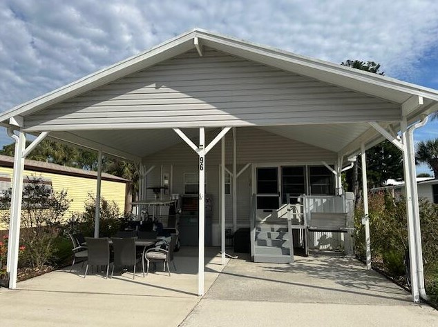 96 Sunset Dr, Titusville, FL 32780