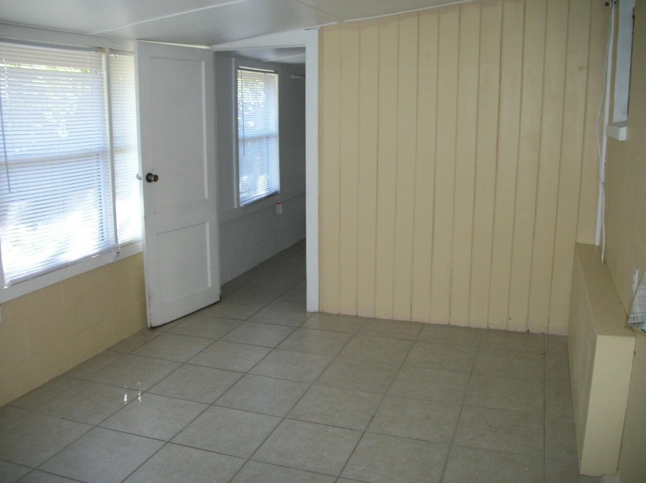 58 Shady Ln, Melbourne, FL 32955-2809