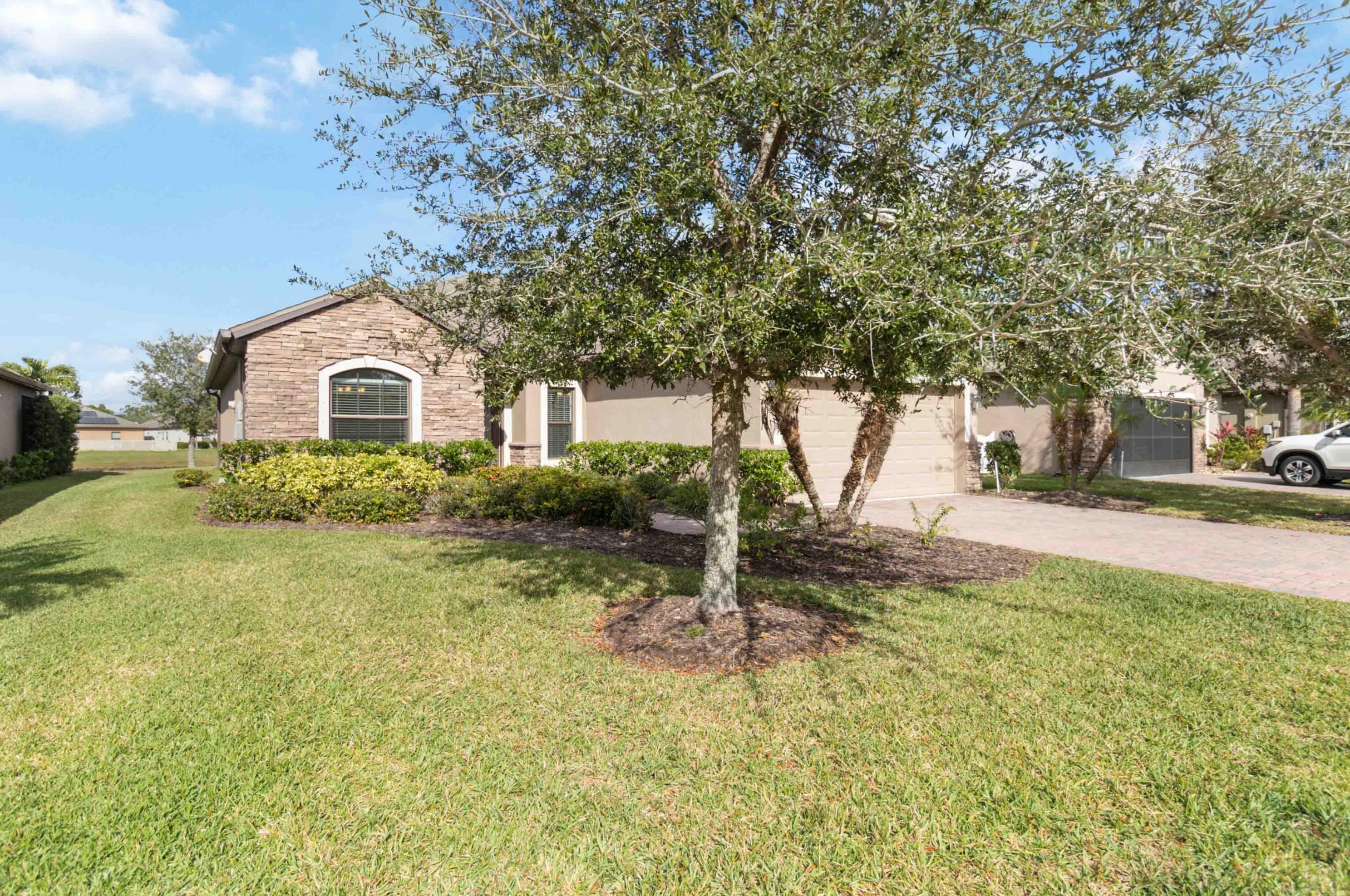 1071 Dillard Dr, Melbourne, FL 32909-2375