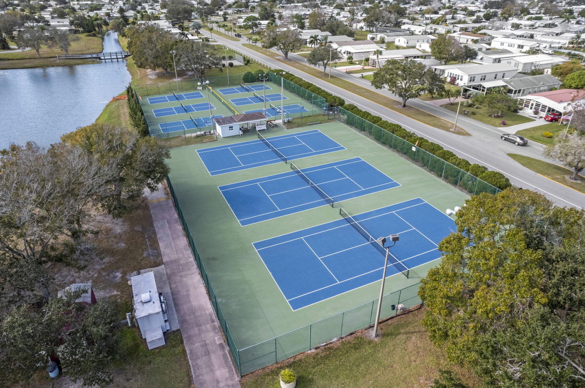 937 Vireo Dr, Sebastian FL  32976-7353 exterior