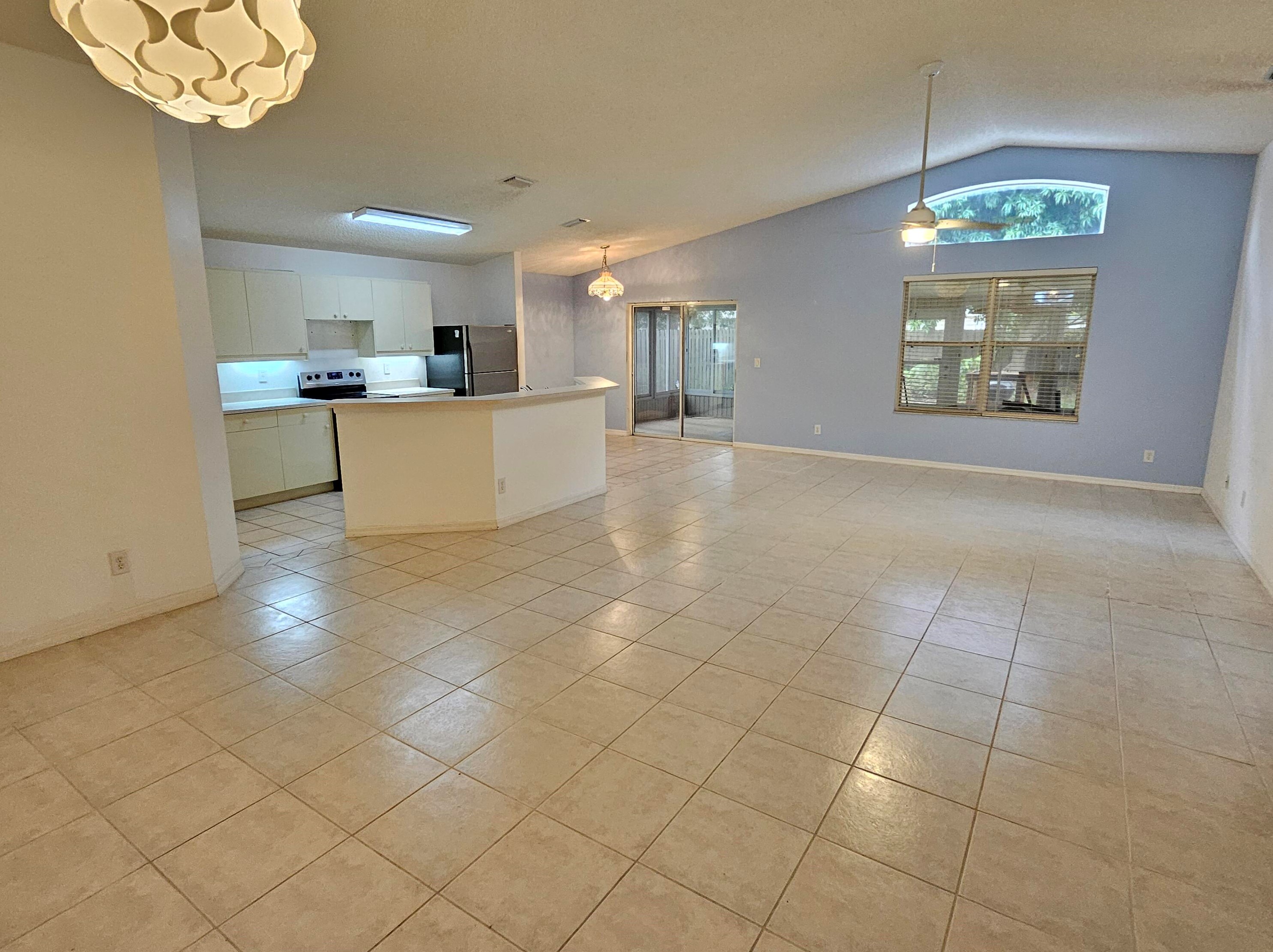 4306 Mount Carmel Ln, Melbourne, FL 32901-8666