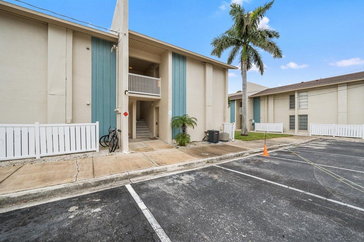250 N Banana River Dr #e-1, Merritt Island, FL 32952