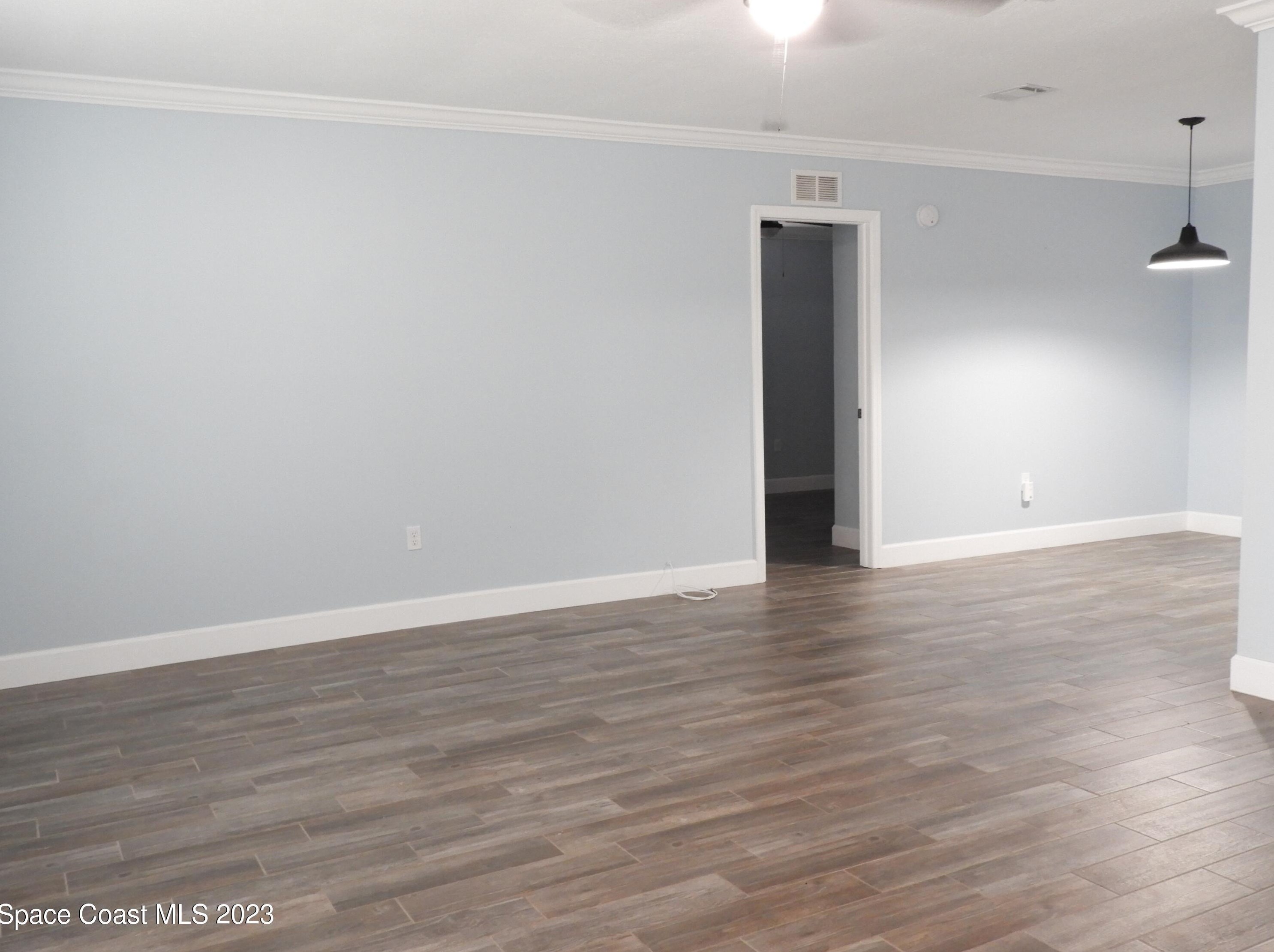 401 Almansa St, Melbourne, FL 32907-3183