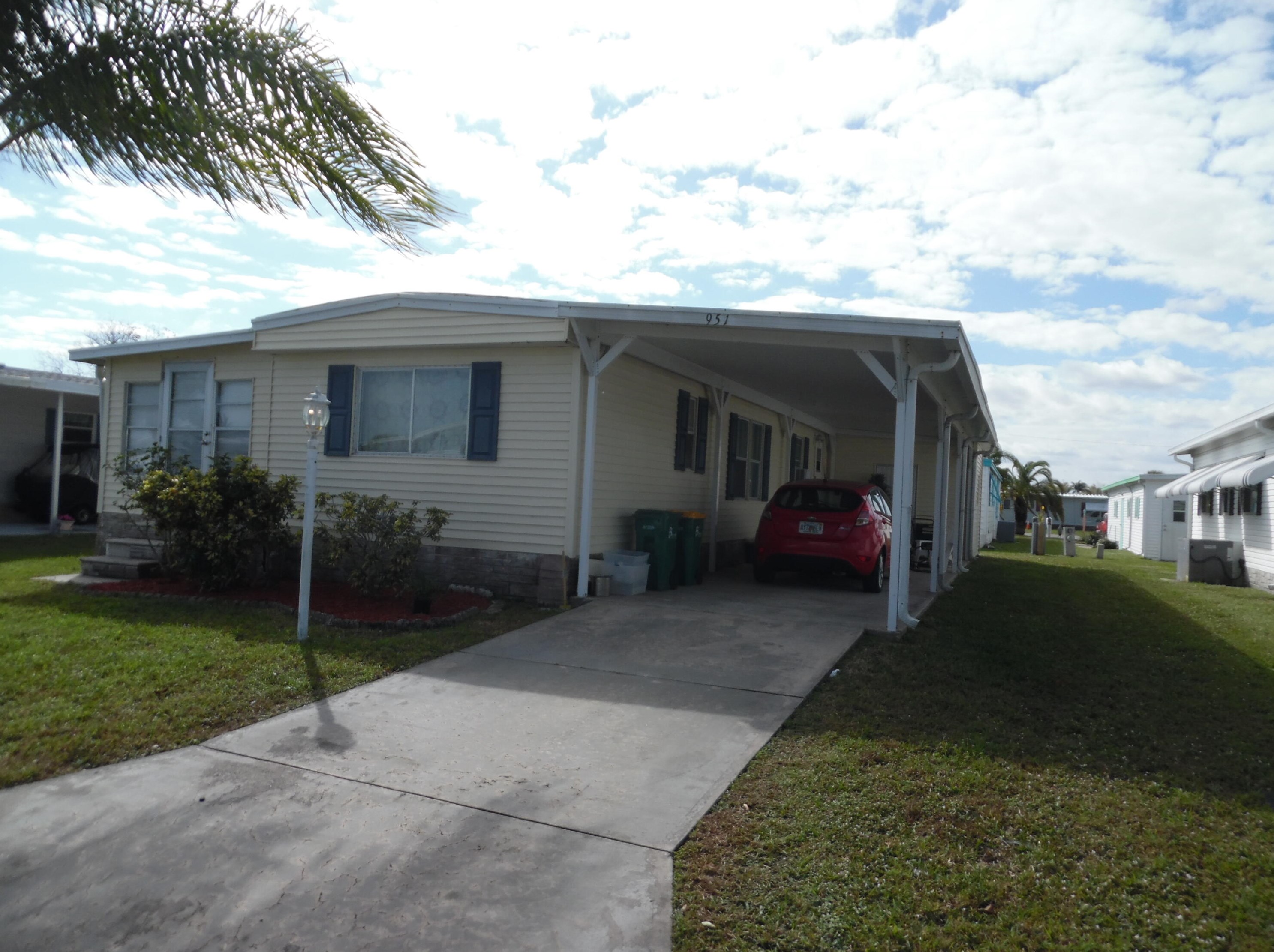 951 Frangipani Dr, Sebastian, FL 32976