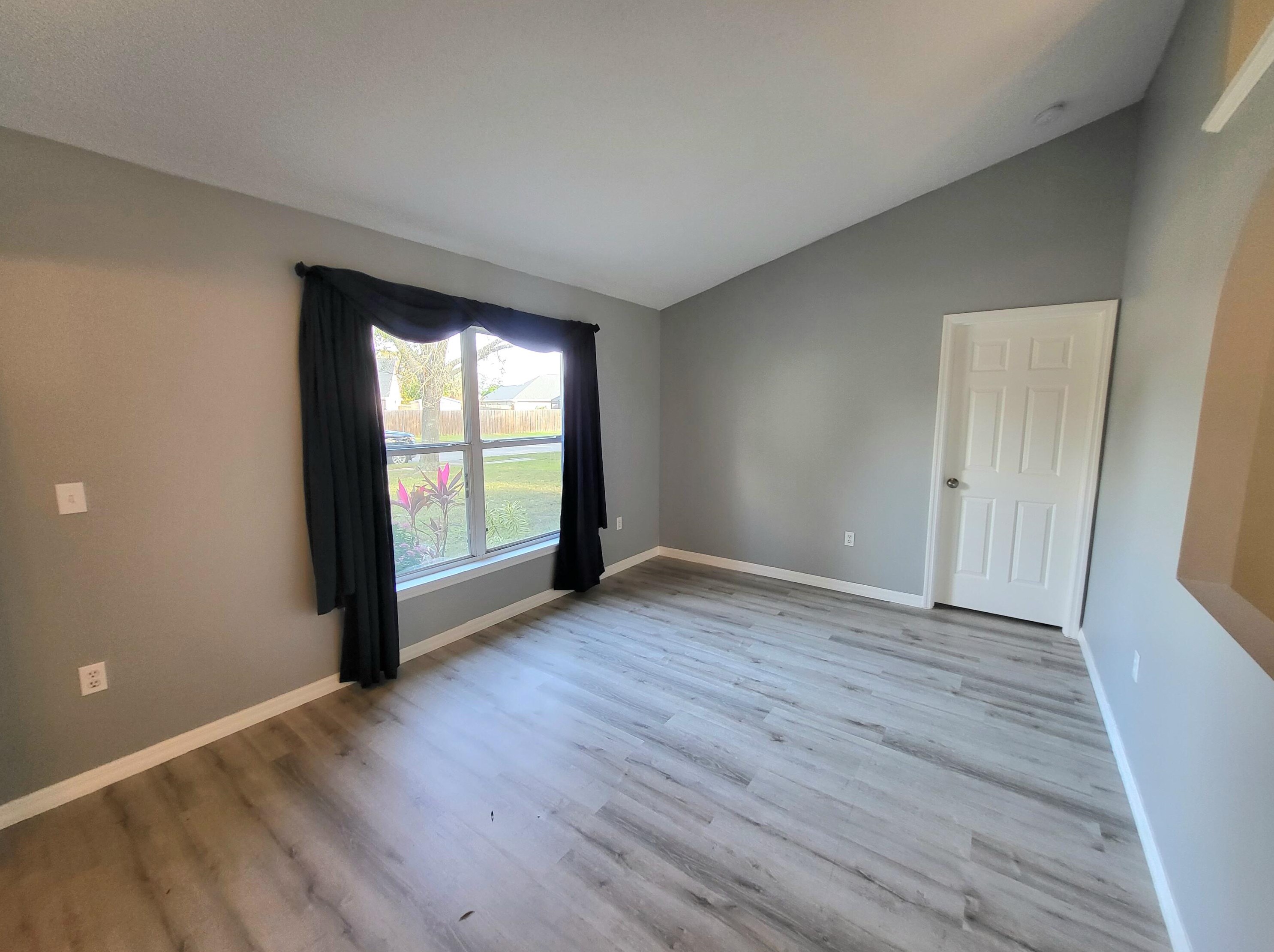 1992 Lansing St, Melbourne, FL 32935-2866