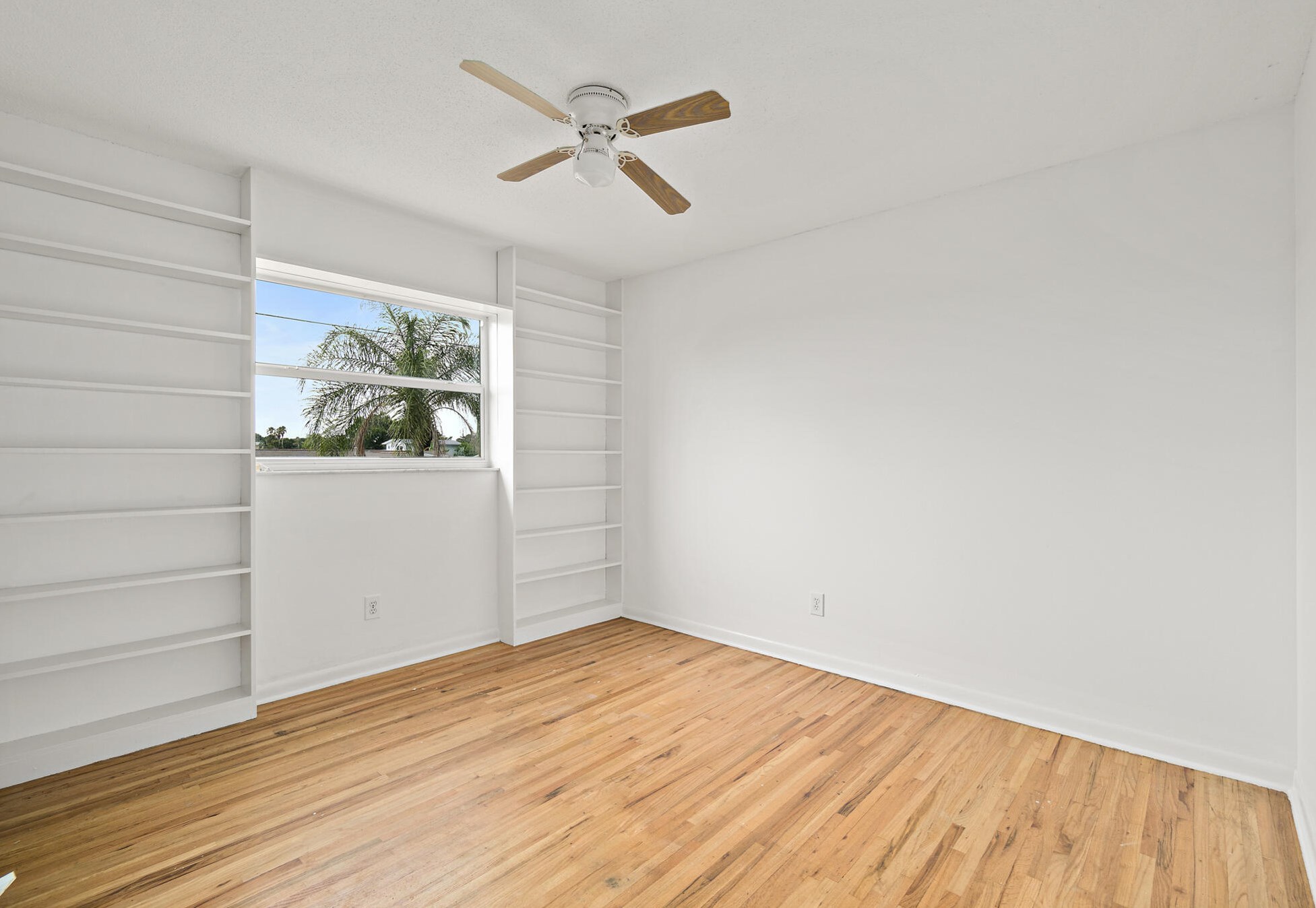 1500 Central Ave, Merritt Island FL 32952-5676 exterior