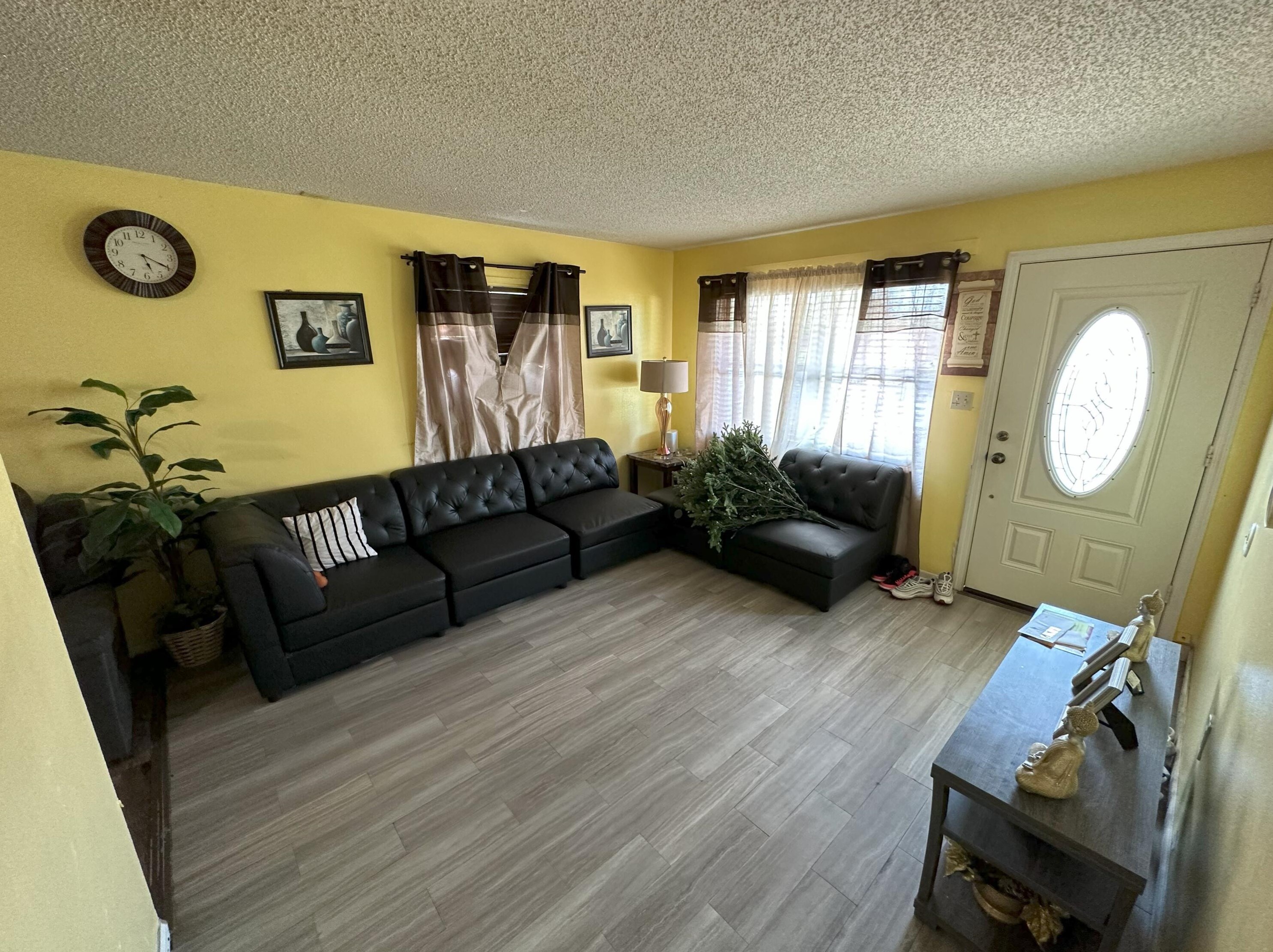 205 Prince Ave, Melbourne, FL 32901-8621