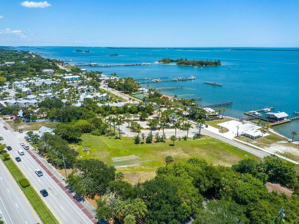 1501 Quatrain Ln, Sebastian FL  32958-6530 exterior