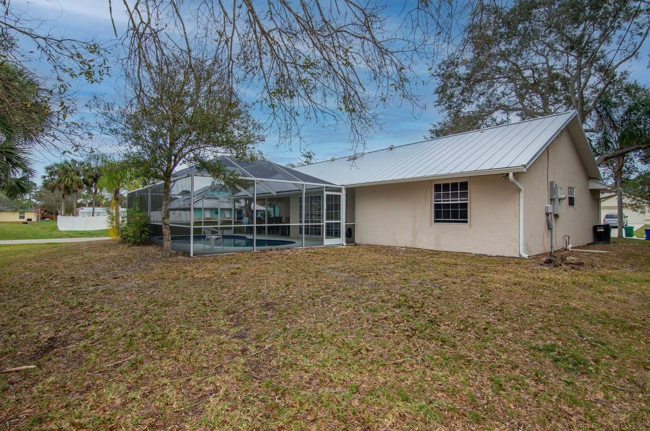 1501 Quatrain Ln, Sebastian FL  32958-6530 exterior