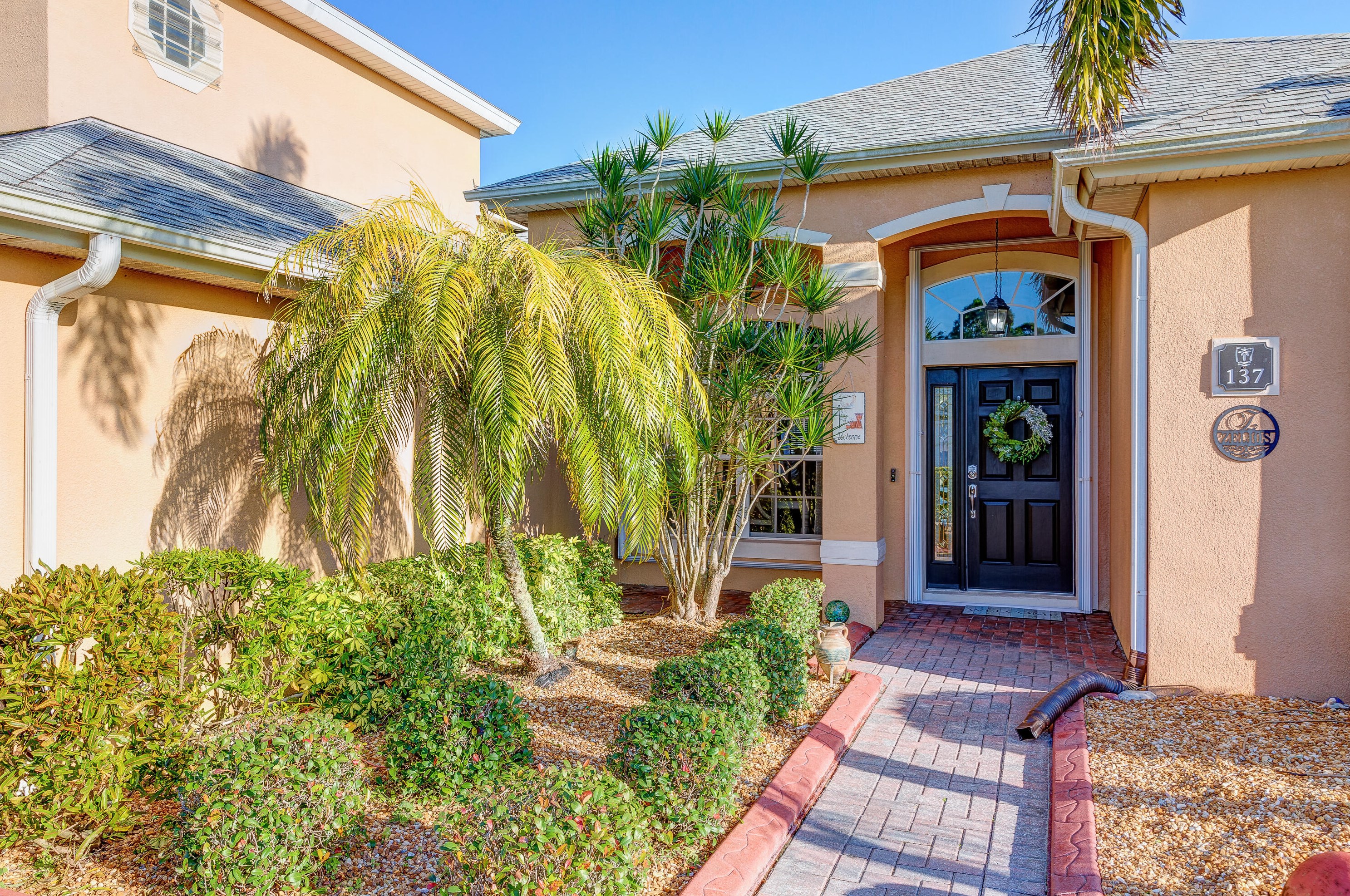137 Brandy Creek Cir, Melbourne, FL 32909-2331