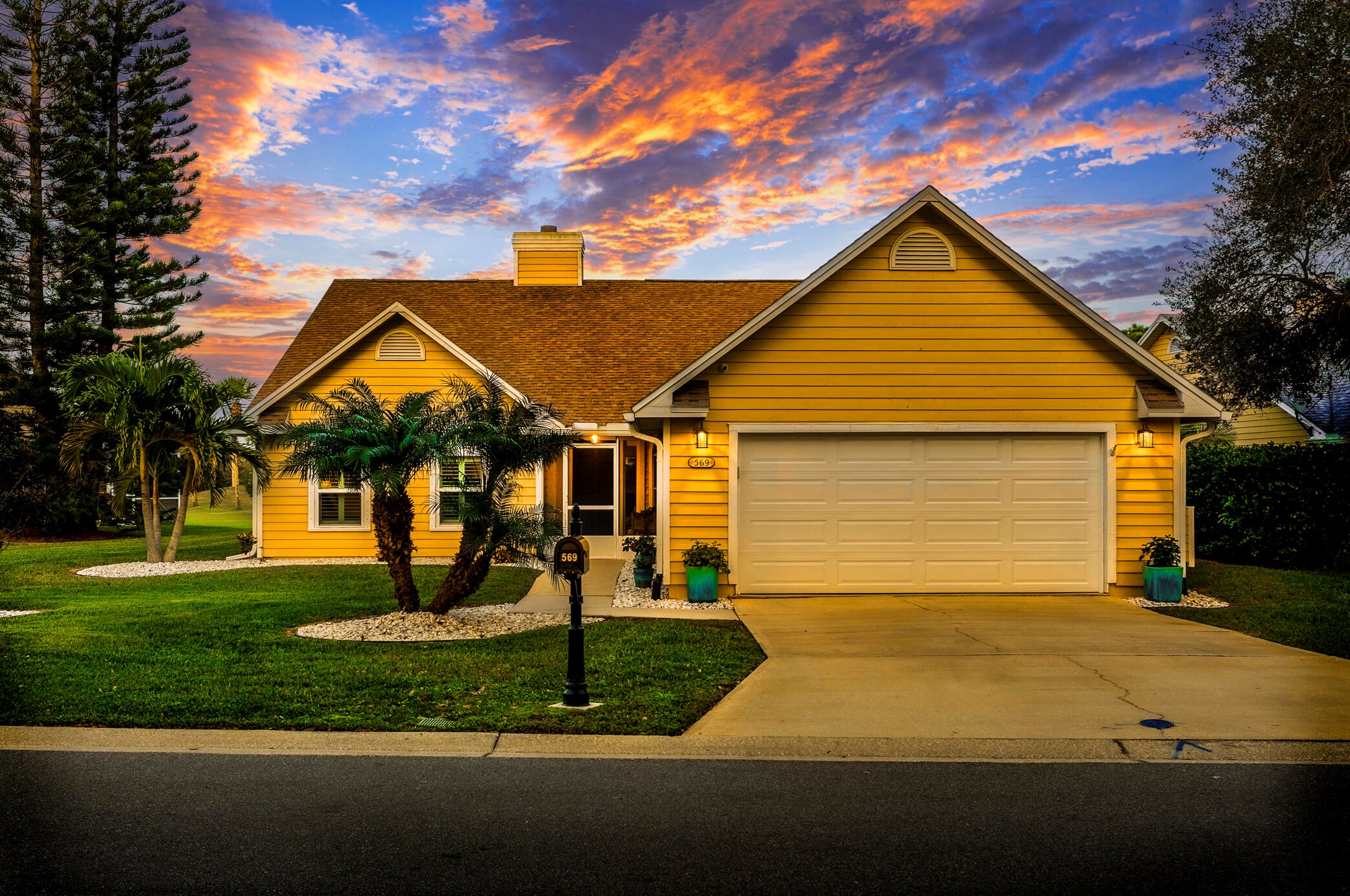 569 Dawson Dr, Melbourne, FL 32940-1974