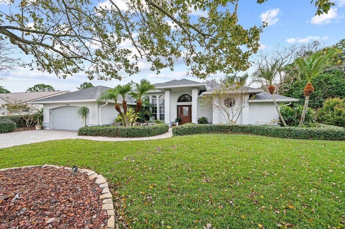 1338 Silver Lake Dr, Melbourne, FL 32940