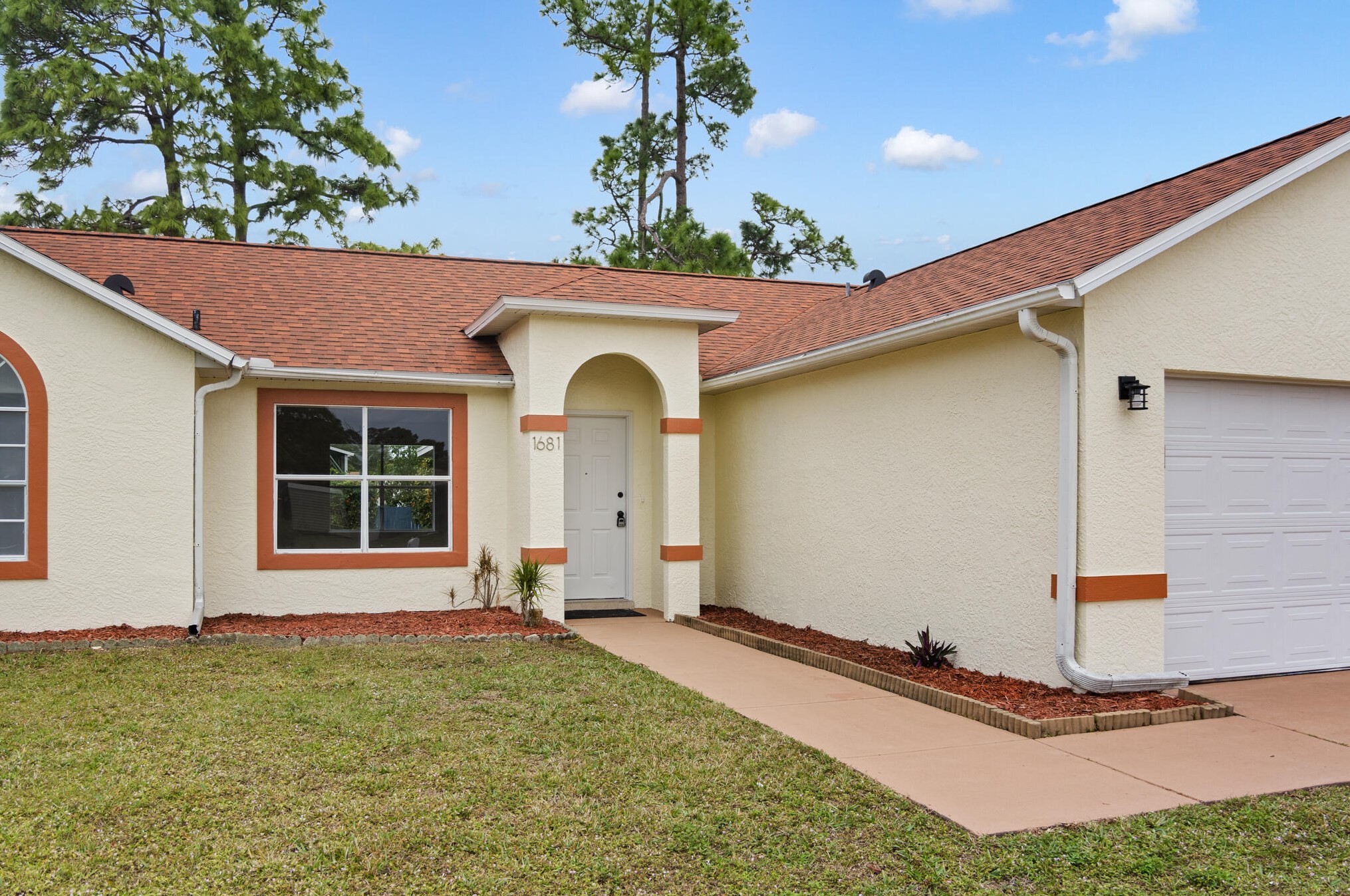 1681 Vallee St, Melbourne, FL 32907-8636