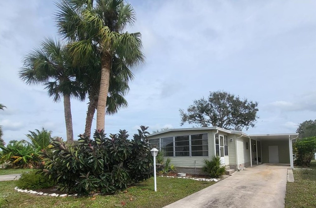 426 Barefoot Blvd, Sebastian, FL 32976