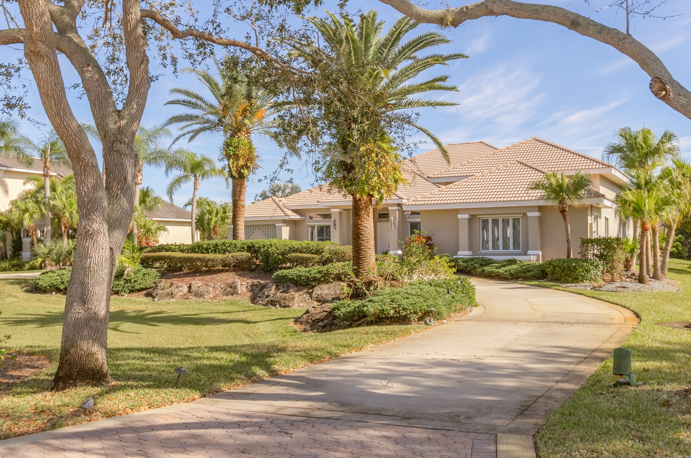 132 Lansing Island Dr, Melbourne, FL 32937-5353