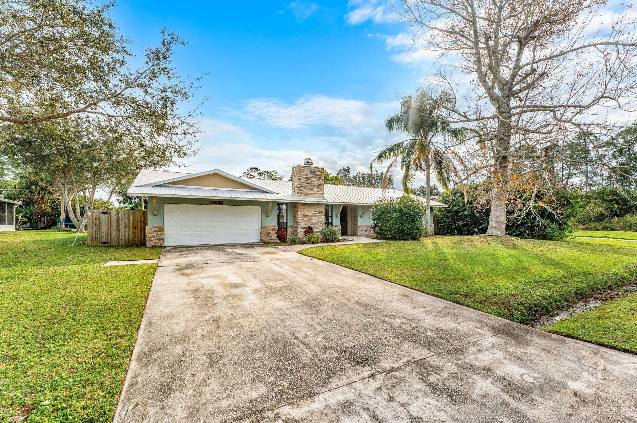 321 Christmas Ave, Melbourne, FL 32909-3710
