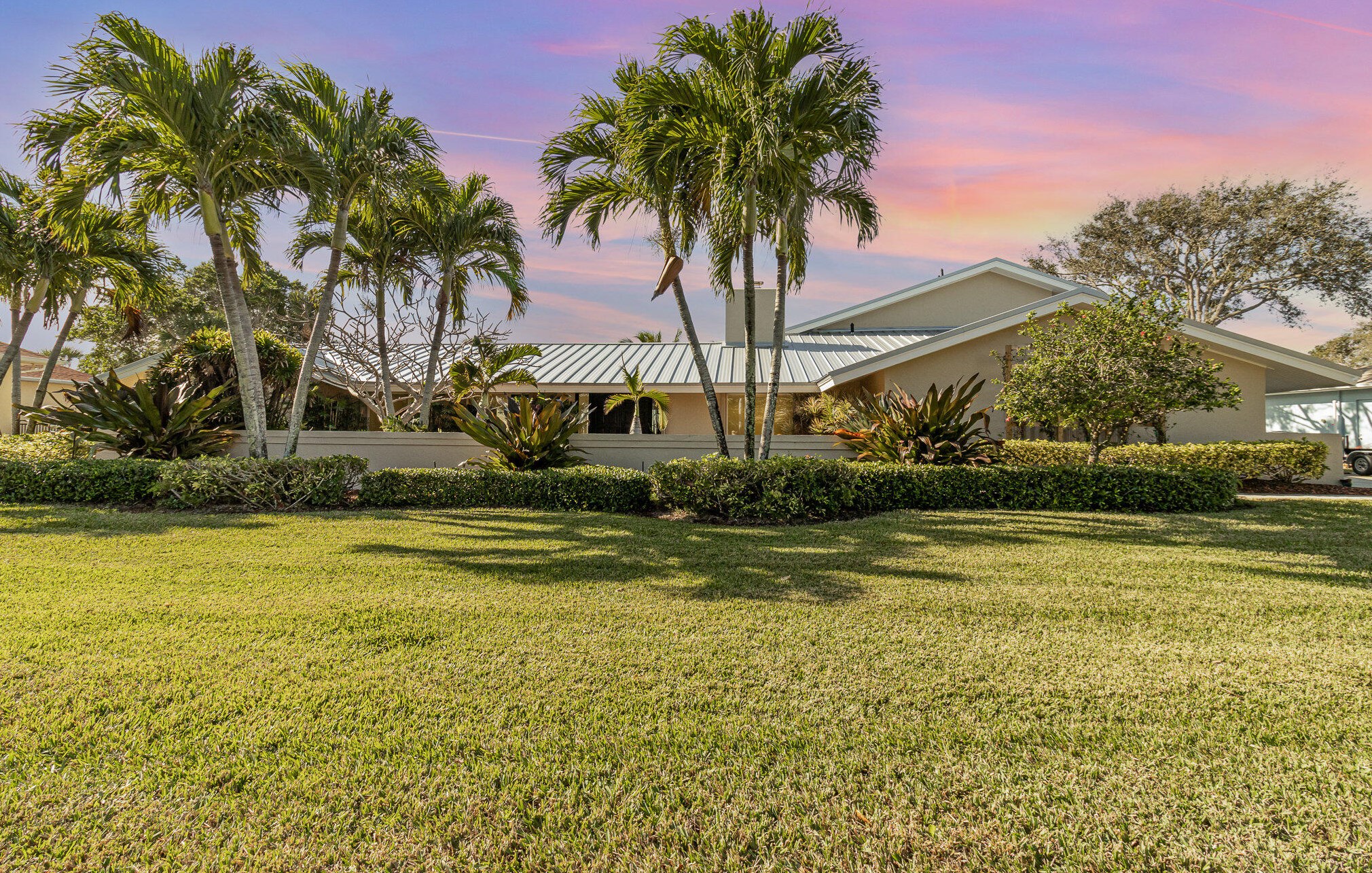 751 Malibu Ln, Melbourne, FL 32903-3617