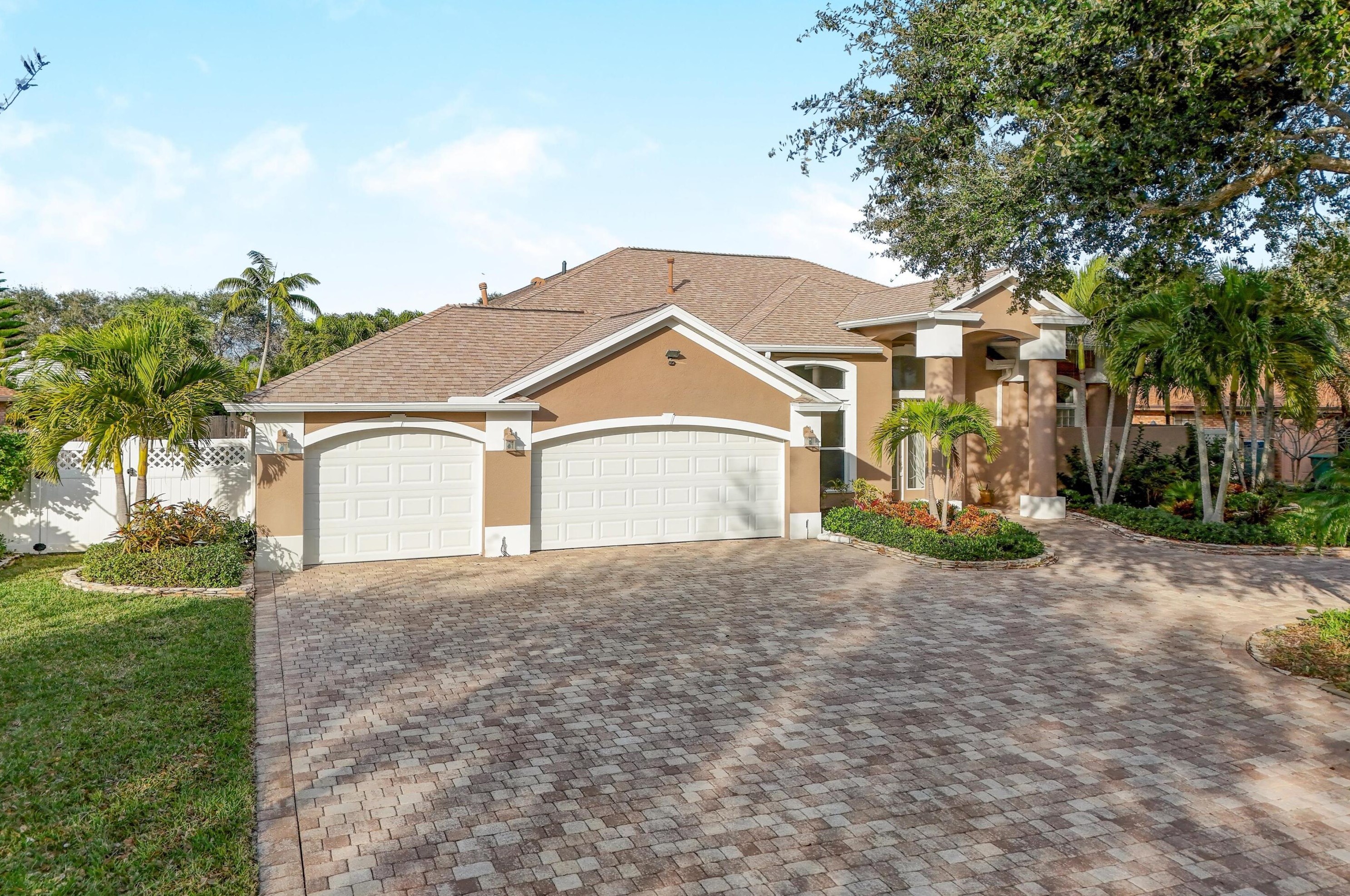 568 Peregrine Dr, Melbourne, FL 32903-4721